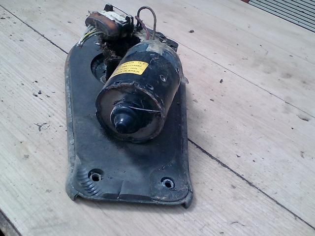 bontott PEUGEOT PARTNER Első Ablaktörlő Motor