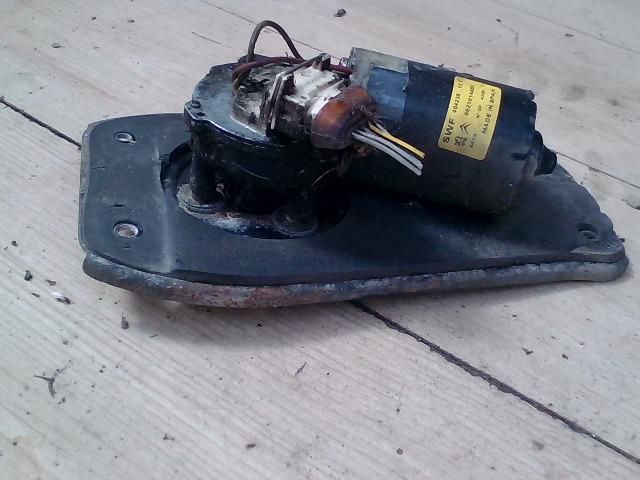 bontott PEUGEOT PARTNER Első Ablaktörlő Motor