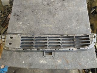 bontott PEUGEOT PARTNER Első Lökhárító Alsó Középső Díszrács