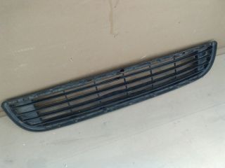 bontott PEUGEOT PARTNER Első Lökhárító Alsó Középső Díszrács