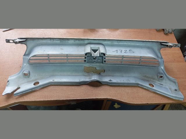 bontott PEUGEOT PARTNER Első Lökhárító Díszléc