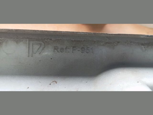 bontott PEUGEOT PARTNER Első Lökhárító Díszléc