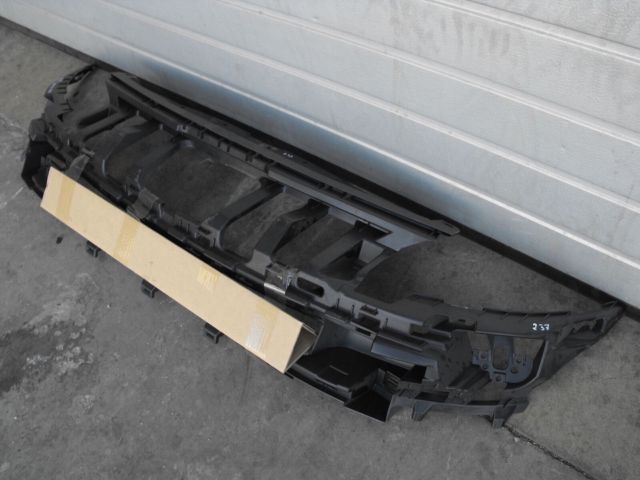 bontott PEUGEOT PARTNER Első Lökhárító Merevítő (Fém)