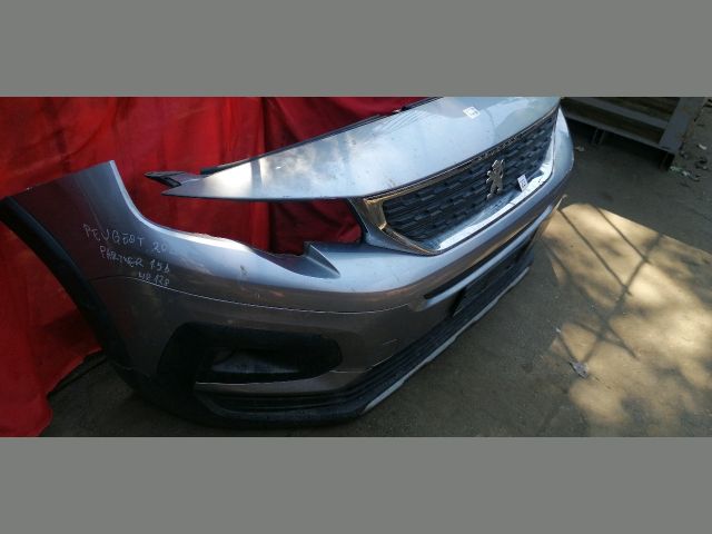 bontott PEUGEOT PARTNER Első Lökhárító (Részeivel)