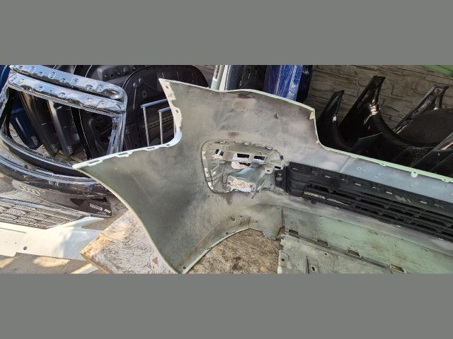 bontott PEUGEOT PARTNER Első Lökhárító (Üresen)