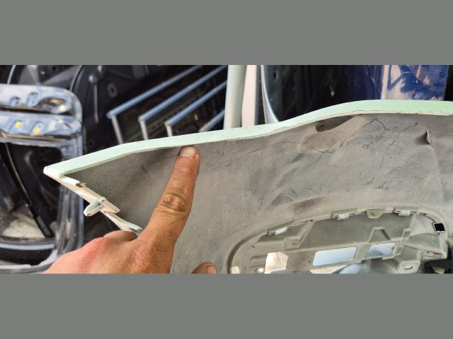 bontott PEUGEOT PARTNER Első Lökhárító (Üresen)