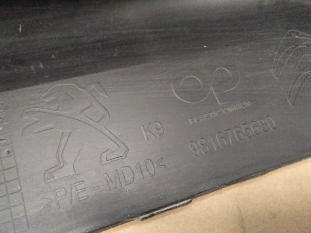 bontott PEUGEOT PARTNER Első Lökhárító (Üresen)