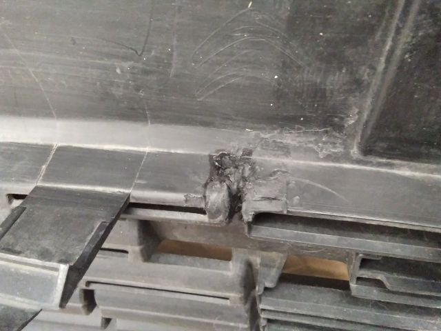 bontott PEUGEOT PARTNER Első Lökhárító (Üresen)