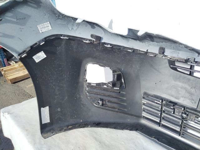 bontott PEUGEOT PARTNER Első Lökhárító (Üresen)