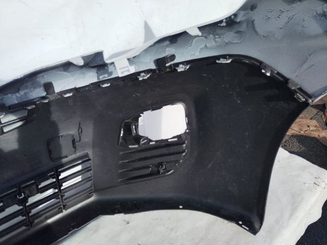 bontott PEUGEOT PARTNER Első Lökhárító (Üresen)