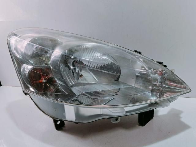 bontott PEUGEOT PARTNER Fényszóró (Pozíciófüggetlen)