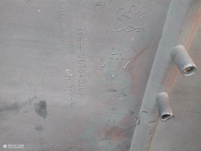 bontott PEUGEOT PARTNER Hátsó Lökhárító (Részeivel)