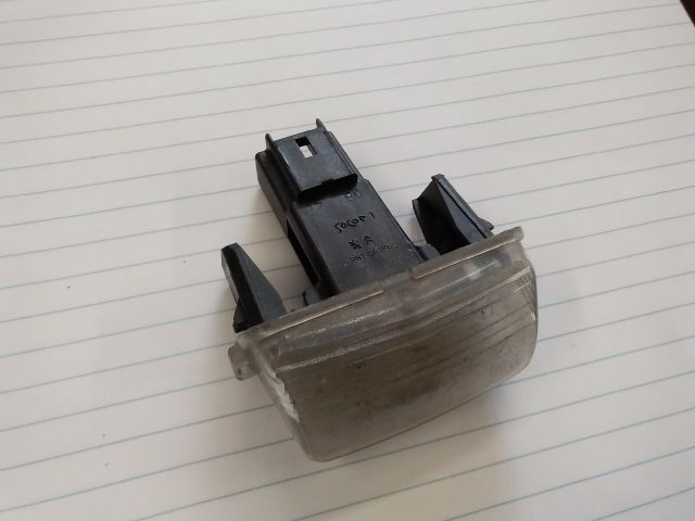 bontott PEUGEOT PARTNER Hátsó Rendszámtábla Világítás