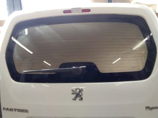 bontott PEUGEOT PARTNER Hátsó Szélvédő