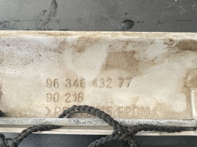 bontott PEUGEOT PARTNER Hátsó Tároló Rekesz