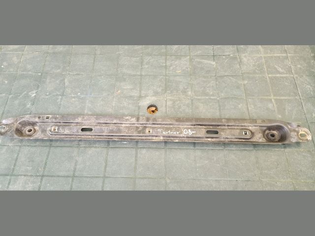 bontott PEUGEOT PARTNER Homlokfal Alsó Tartó