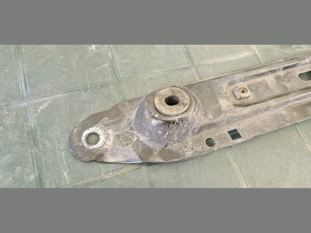 bontott PEUGEOT PARTNER Homlokfal Alsó Tartó