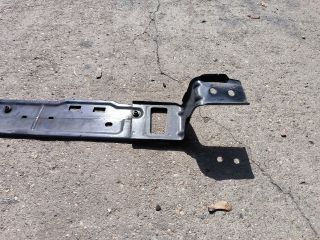 bontott PEUGEOT PARTNER Homlokfal Alsó Tartó