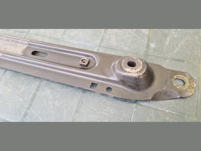 bontott PEUGEOT PARTNER Homlokfal Alsó Tartó