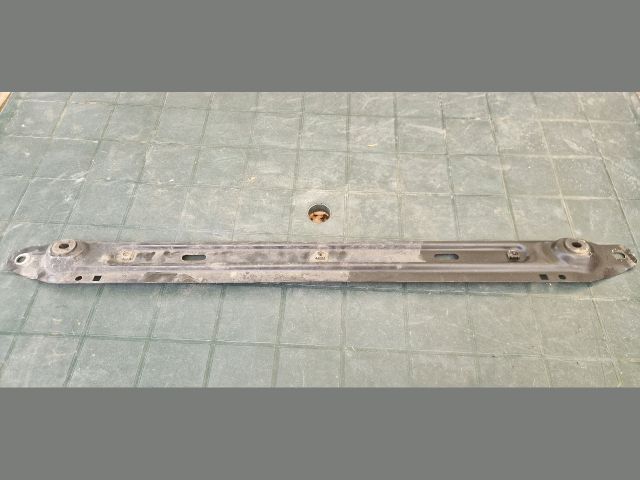 bontott PEUGEOT PARTNER Homlokfal Alsó Tartó