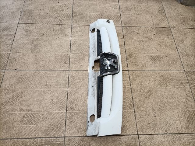 bontott PEUGEOT PARTNER Hűtőrács