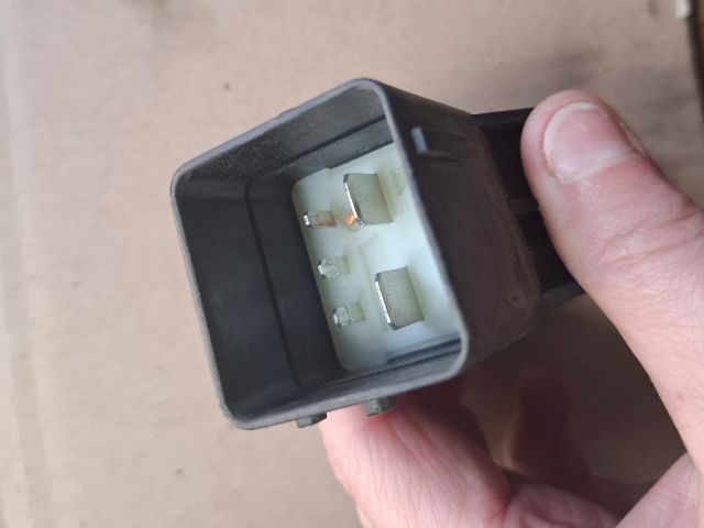 bontott PEUGEOT PARTNER Izzító Relé