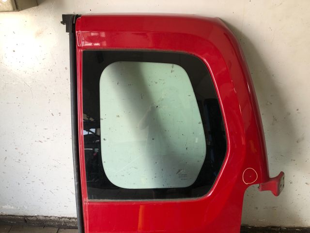 bontott PEUGEOT PARTNER Jobb Csomagtérajtó (Részeivel)