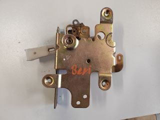 bontott PEUGEOT PARTNER Jobb Csomagtérajtó Zárszerkezet