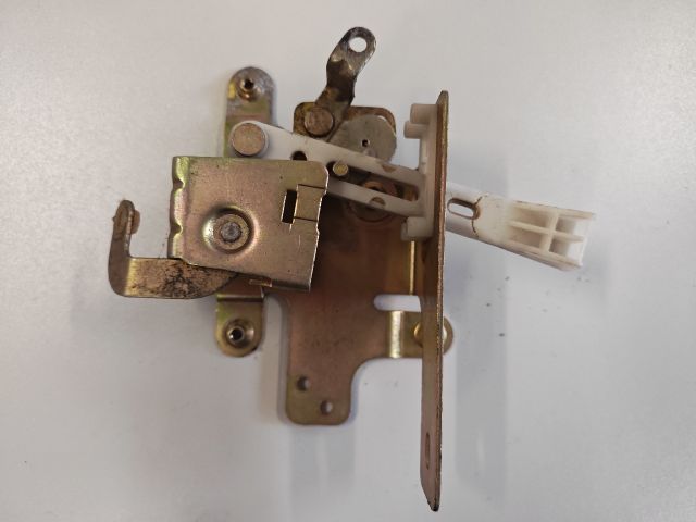 bontott PEUGEOT PARTNER Jobb Csomagtérajtó Zárszerkezet