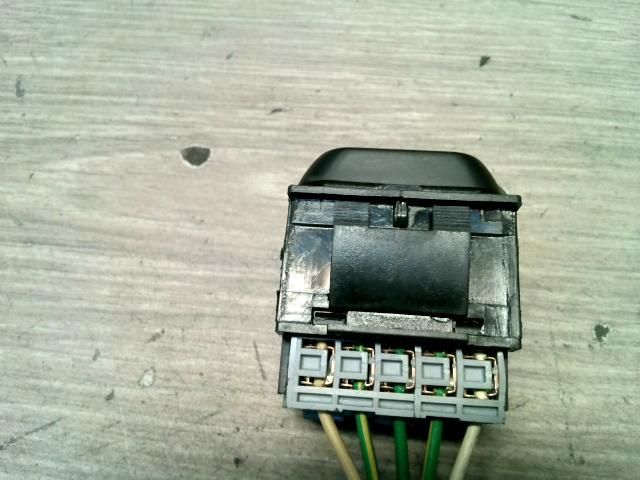 bontott PEUGEOT PARTNER Jobb első Ablakemelő Kapcsoló