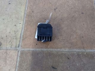 bontott PEUGEOT PARTNER Jobb első Ablakemelő Kapcsoló