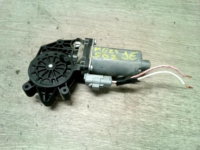 bontott PEUGEOT PARTNER Jobb első Ablakemelő Motor