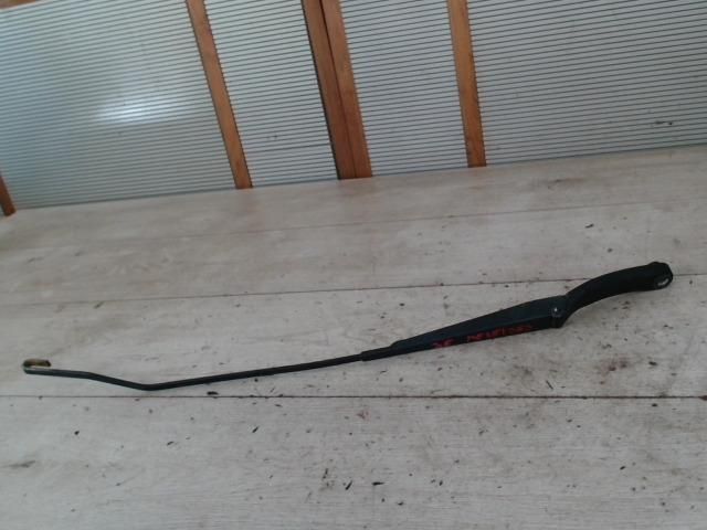 bontott PEUGEOT PARTNER Jobb első Ablaktörlő Kar