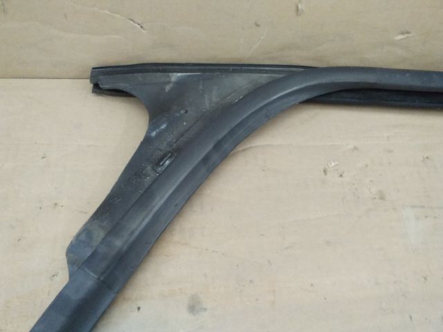 bontott PEUGEOT PARTNER Jobb első Ablakvezető Gumi