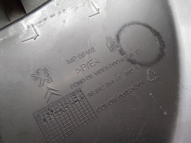 bontott PEUGEOT PARTNER Jobb első Ajtó Kárpit