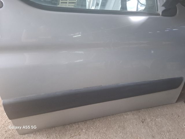 bontott PEUGEOT PARTNER Jobb első Ajtó (Részeivel)