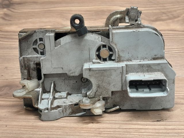 bontott PEUGEOT PARTNER Jobb első Ajtózár