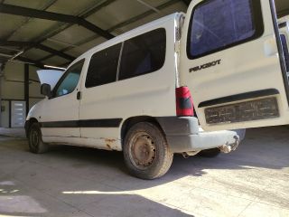 bontott PEUGEOT PARTNER Jobb első Ajtózár