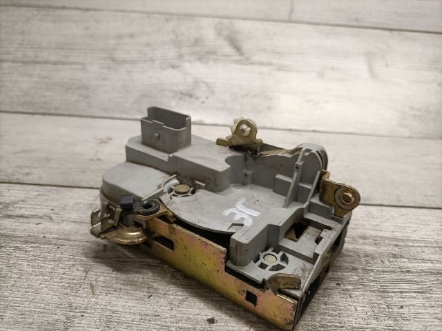 bontott PEUGEOT PARTNER Jobb első Ajtózár