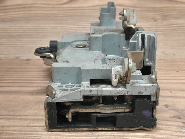 bontott PEUGEOT PARTNER Jobb első Ajtózár