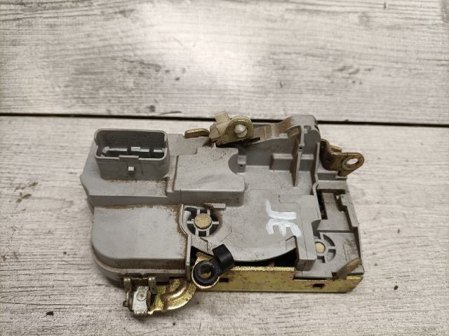 bontott PEUGEOT PARTNER Jobb első Ajtózár