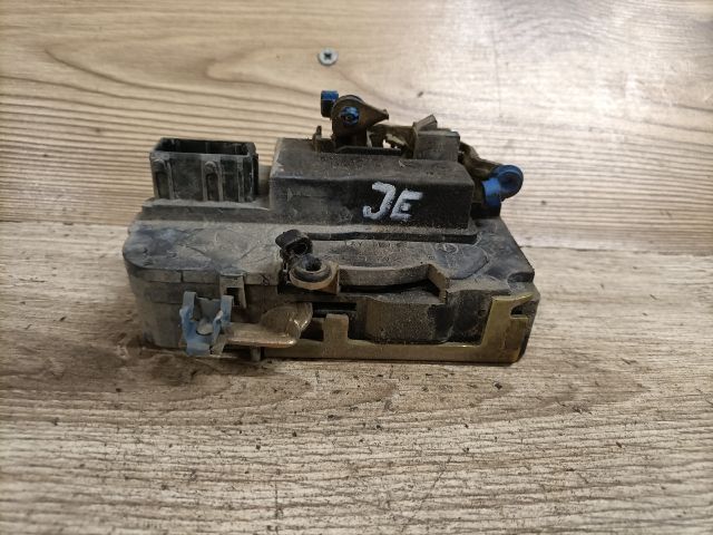 bontott PEUGEOT PARTNER Jobb első Ajtózár