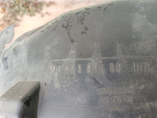 bontott PEUGEOT PARTNER Jobb első Első Dobbetét (Kerékjárati, Műanyag)