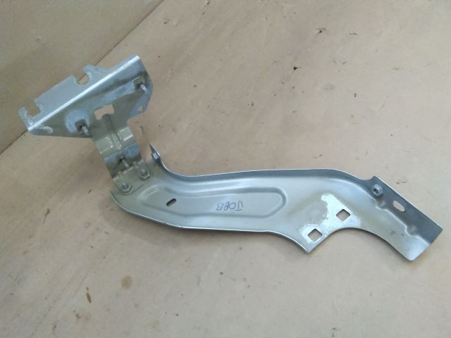 bontott PEUGEOT PARTNER Jobb Fényszóró Tartó