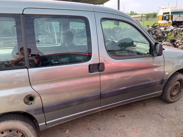 bontott PEUGEOT PARTNER Jobb hátsó Ajtó Kárpit