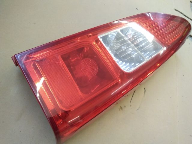 bontott PEUGEOT PARTNER Jobb Hátsó Lámpa