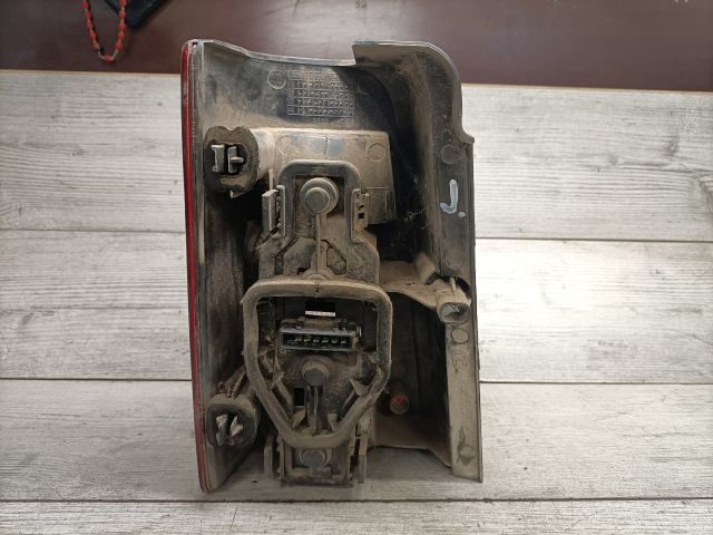 bontott PEUGEOT PARTNER Jobb Hátsó Lámpa