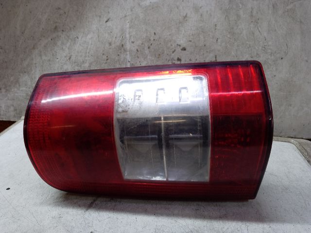 bontott PEUGEOT PARTNER Jobb Hátsó Lámpa