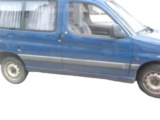 bontott PEUGEOT PARTNER Jobb hátsó Zárbetét