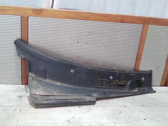 bontott PEUGEOT PARTNER Jobb Levélrács Záróvég